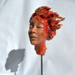 portrait féminin en terre cuite et émail céramique lyon