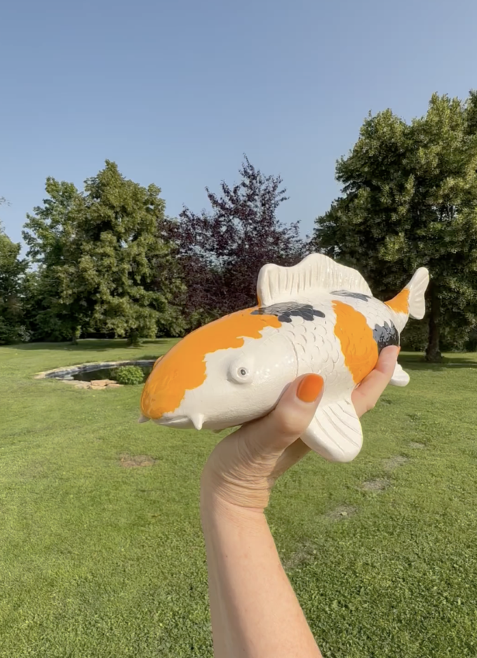 Carpe koï en céramique fait main, modèle unique, commandez votre pièce claymee.com