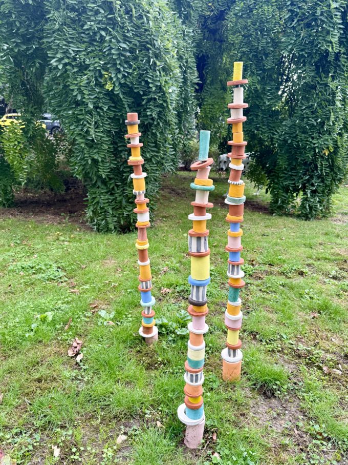 Totem "peinturlure" à créer selon vos goûts atelier Claymee céramique personnalisable créations pour jardins et intérieurs