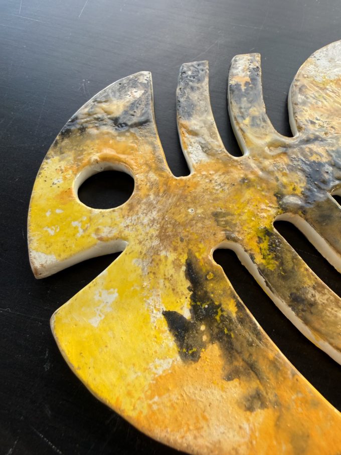 création céramique poisson pièce unique dessous de table décoration intérieure claymee atelier poterie lyon