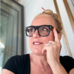 Claire Michelini et son atelier de céramique et sculpture à Dommartin à coté de Lyon